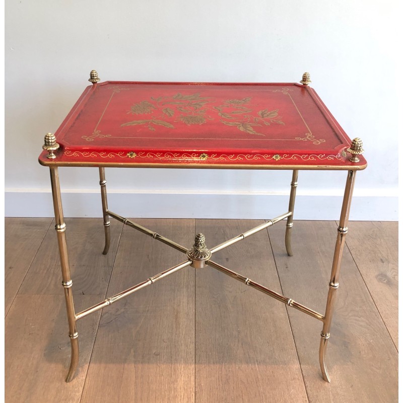 Boût de Canapé en Bronze et Plateau Laqué Rouge à Décors Dorés de la Maison Baguès