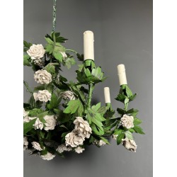 Important Lustre Feuillage à Huit Bras de Lumière en Tôle Peinte et Fleurs de Porcelaine, Travail Français, Vers 1970