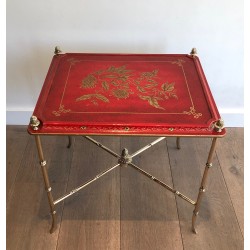 Boût de Canapé en Bronze et Plateau Laqué Rouge à Décors Dorés de la Maison Baguès