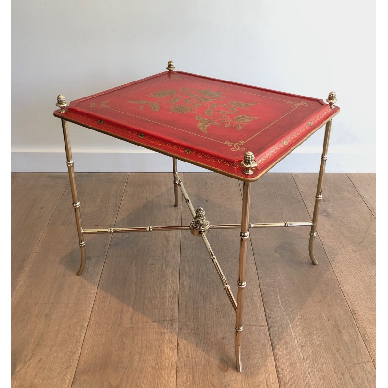 Boût de Canapé en Bronze et Plateau Laqué Rouge à Décors Dorés de la Maison Baguès