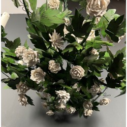 Important Eight-Arm Foliage Chandelier in Painted Sheet Metal and Porcelain Flowers, French Work, Circa 1970