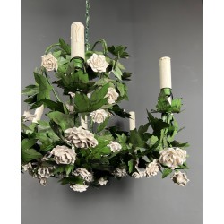 Important Lustre Feuillage à Huit Bras de Lumière en Tôle Peinte et Fleurs de Porcelaine, Travail Français, Vers 1970