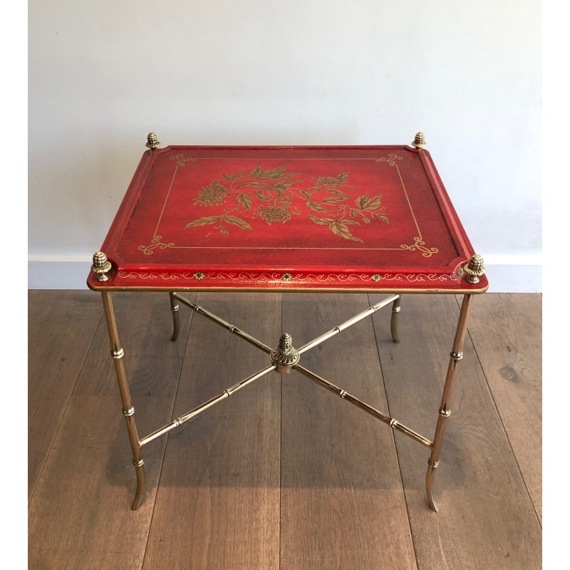 Boût de Canapé en Bronze et Plateau Laqué Rouge à Décors Dorés de la Maison Baguès
