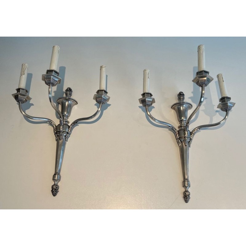 Paire d'Appliques Métal Argenté Style Louis XVI à Trois Bras | Travail Français, vers 1900