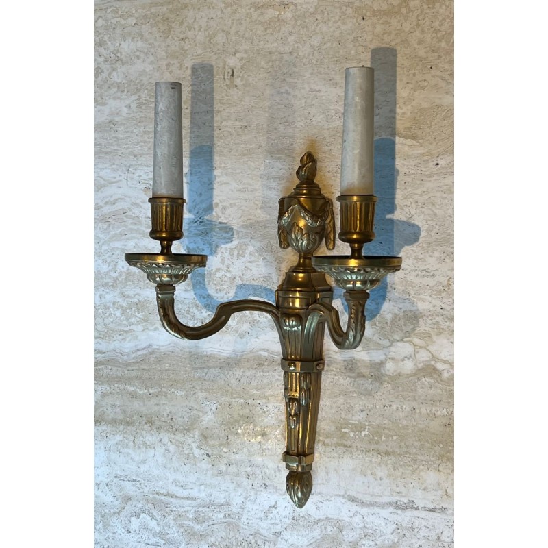 Suite de Quatre Appliques en Bronze Style Louis XVI | Travail Français, vers 1940