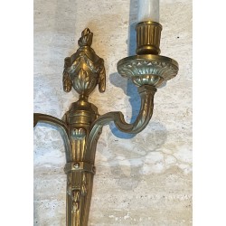 Suite de Quatre Appliques en Bronze Style Louis XVI | Travail Français, vers 1940