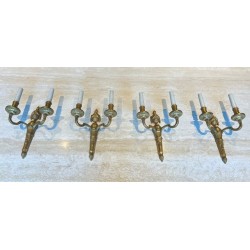 Suite de Quatre Appliques en Bronze Style Louis XVI | Travail Français, vers 1940