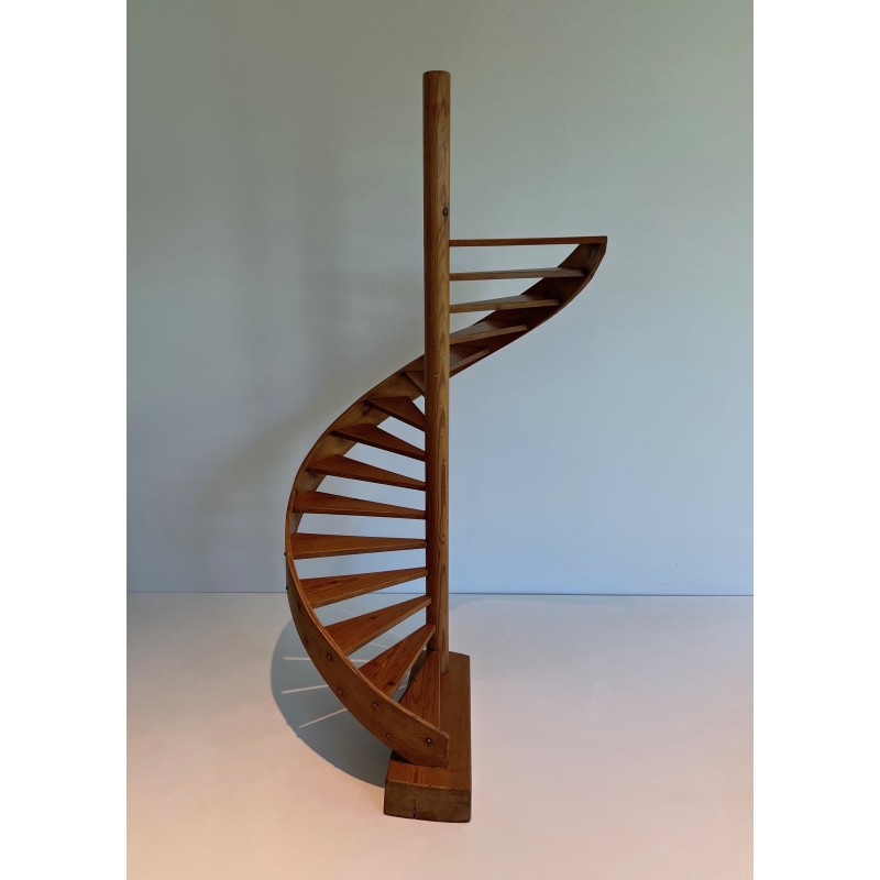 Escalier de Maîtrise en Sapin