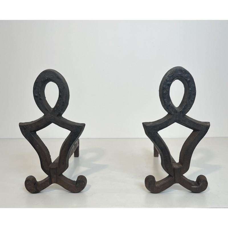 Paire de Chenets Modernistes en Fonte et Fer Forgé par Raymond Subes, Travail Français, Vers 1940