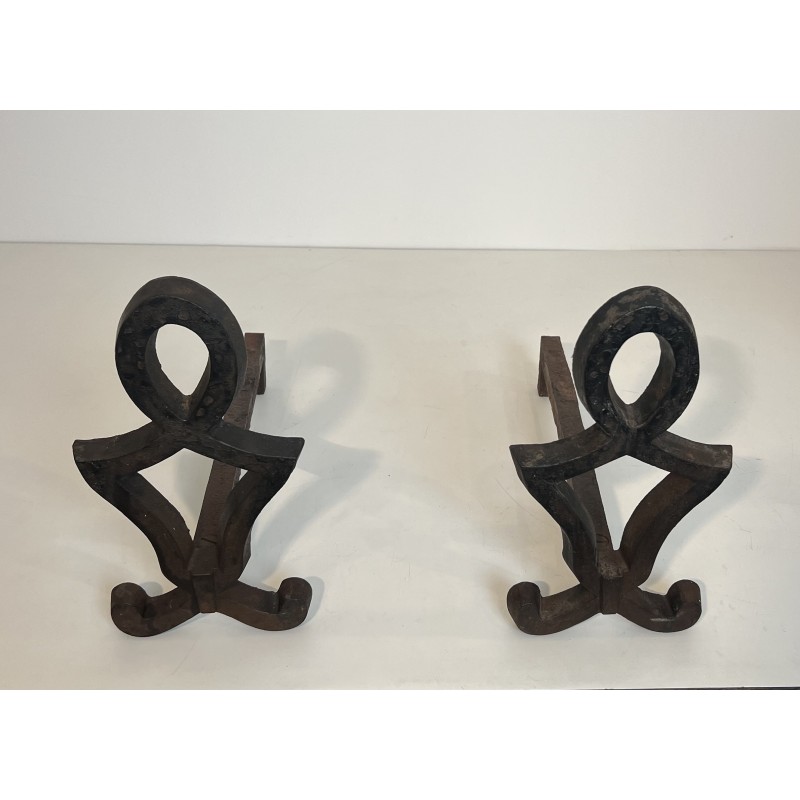 Paire de Chenets Modernistes en Fonte et Fer Forgé par Raymond Subes, Travail Français, Vers 1940