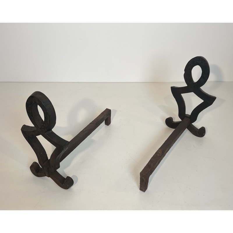 Paire de Chenets Modernistes en Fonte et Fer Forgé par Raymond Subes, Travail Français, Vers 1940