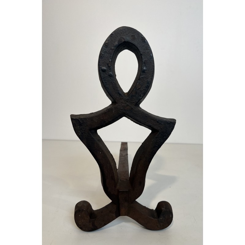 Paire de Chenets Modernistes en Fonte et Fer Forgé par Raymond Subes, Travail Français, Vers 1940