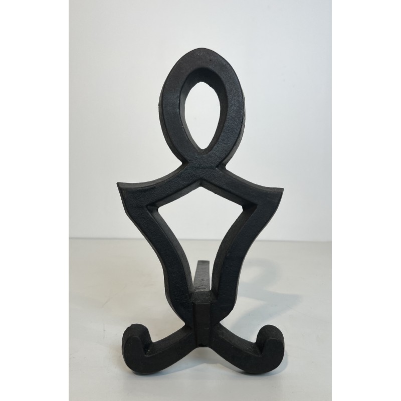 Paire de Chenets Modernistes en Fonte et Fer Forgé par Raymond Subes, Travail Français, Vers 1940