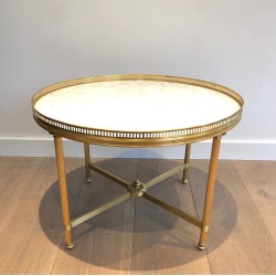 Petite Table Basse ou Bout de Canapé en Laiton à Plateau de Marbre Blanc de Carrare, Maison Baguès, Vers 1940