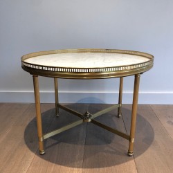 Petite Table Basse ou Bout de Canapé en Laiton à Plateau de Marbre Blanc de Carrare, Maison Baguès, Vers 1940