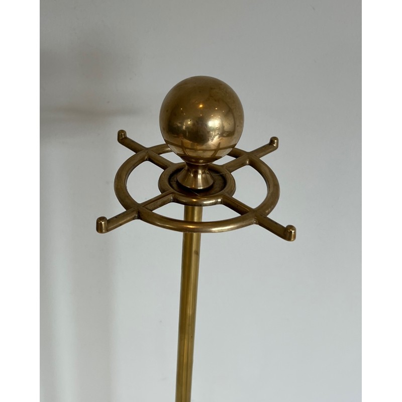 Nécessaire de Feu en Laiton Modèle aux Grappes de Raisins, Style Néoclassique, Travail Français, Vers 1950