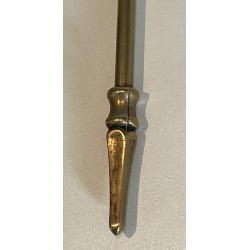 Nécessaire de Feu en Laiton Modèle aux Grappes de Raisins, Style Néoclassique, Travail Français, Vers 1950