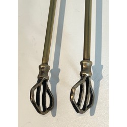 Nécessaire de Feu en Laiton Modèle aux Grappes de Raisins, Style Néoclassique, Travail Français, Vers 1950