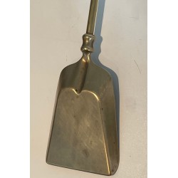 Nécessaire de Feu en Laiton Modèle aux Grappes de Raisins, Style Néoclassique, Travail Français, Vers 1950