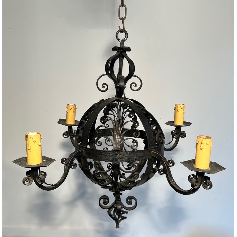 Lustre en Fer Forgé de Forme Boule à Quatre Bras de Lumières de Très Belle Qualité, Travail Français, Vers 1940