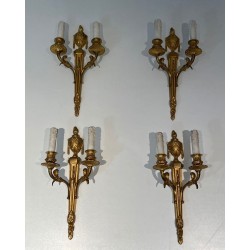 Suite de Quatre Appliques en Bronze de Style Louis XVI