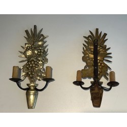 Paire d'Appliques en Bronze et Fer Forgé Représentant une Coupe de Fruits