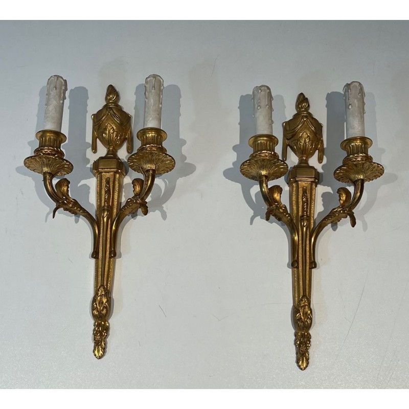 Suite de Quatre Appliques en Bronze de Style Louis XVI