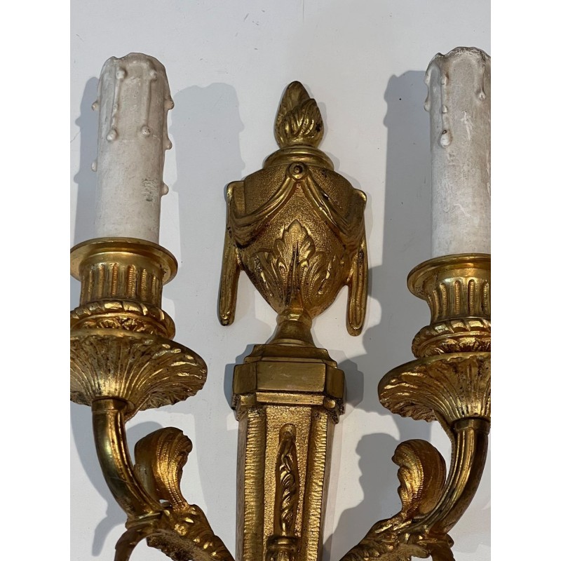 Suite de Quatre Appliques en Bronze de Style Louis XVI