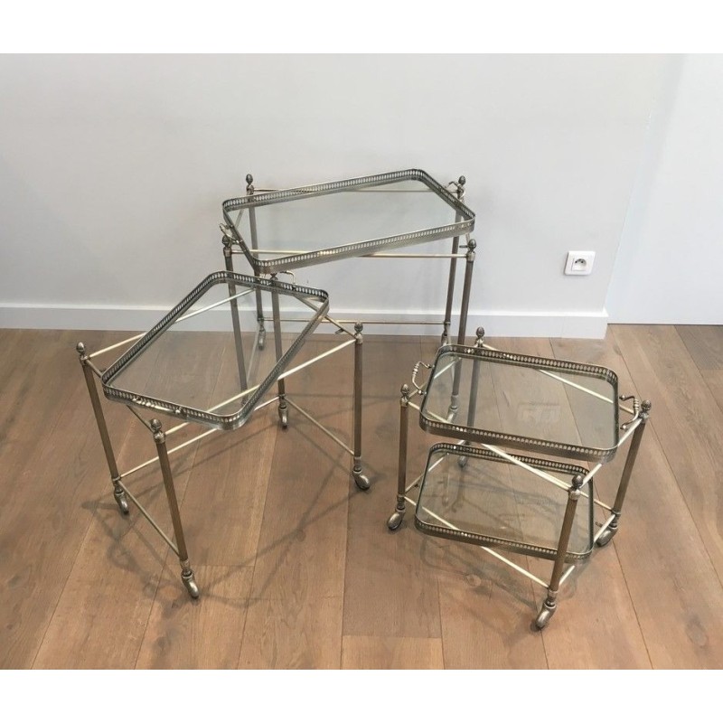 Rare Suite de 3 Tables Gigognes à Roulettes Néoclassiques en Laiton Argenté, Maison Baguès, vers 1940
