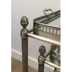 Rare Suite de 3 Tables Gigognes à Roulettes Néoclassiques en Laiton Argenté, Maison Baguès, vers 1940