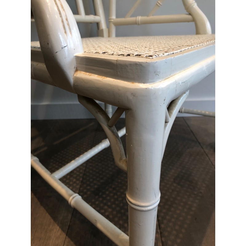 Paire de Fauteuils Façon Faux-Bambou en Bois Laqué Blanc dans le Goût de la Maison Jansen