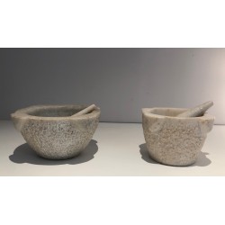 Set of two Carrara marble mortars with their pestles, 18th century.