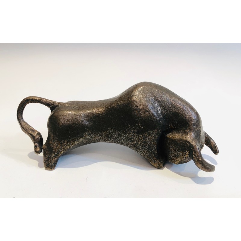 Sculpture en Bronze Représentant un Taureau. Cachet en Creux