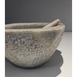 Set of two Carrara marble mortars with their pestles, 18th century.