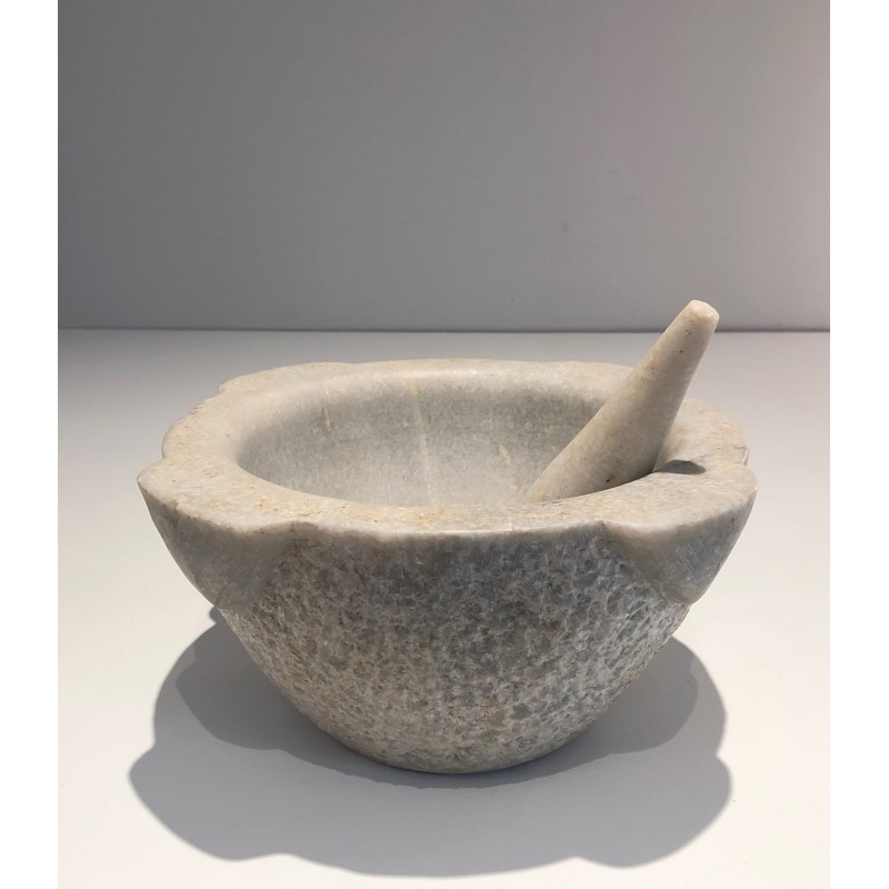 Set of two Carrara marble mortars with their pestles, 18th century.