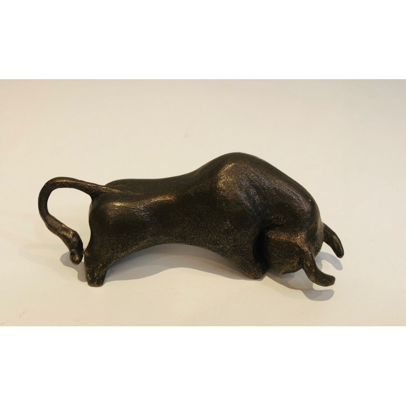 Sculpture en Bronze Représentant un Taureau. Cachet en Creux