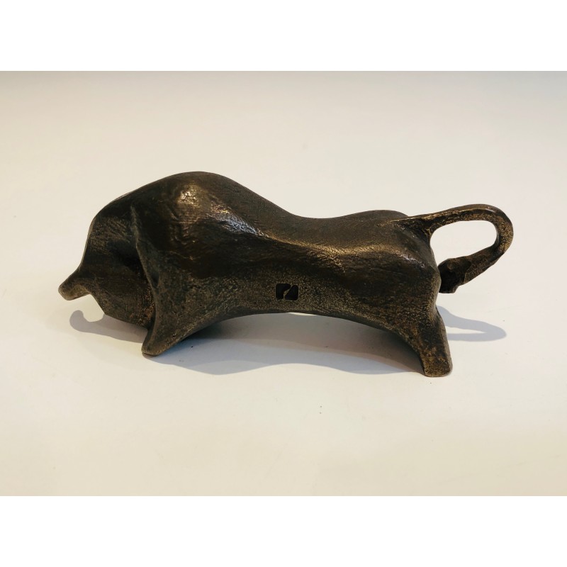Sculpture en Bronze Représentant un Taureau. Cachet en Creux