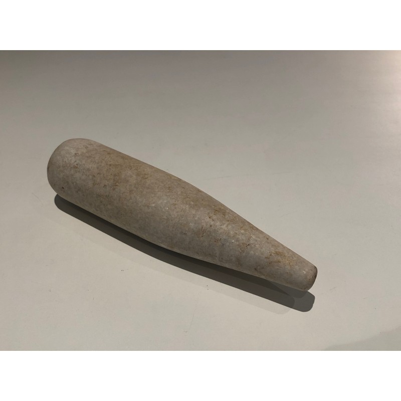 Set of two Carrara marble mortars with their pestles, 18th century.