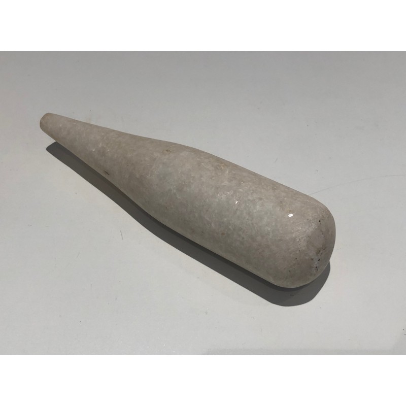 Set of two Carrara marble mortars with their pestles, 18th century.