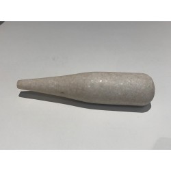 Set of two Carrara marble mortars with their pestles, 18th century.