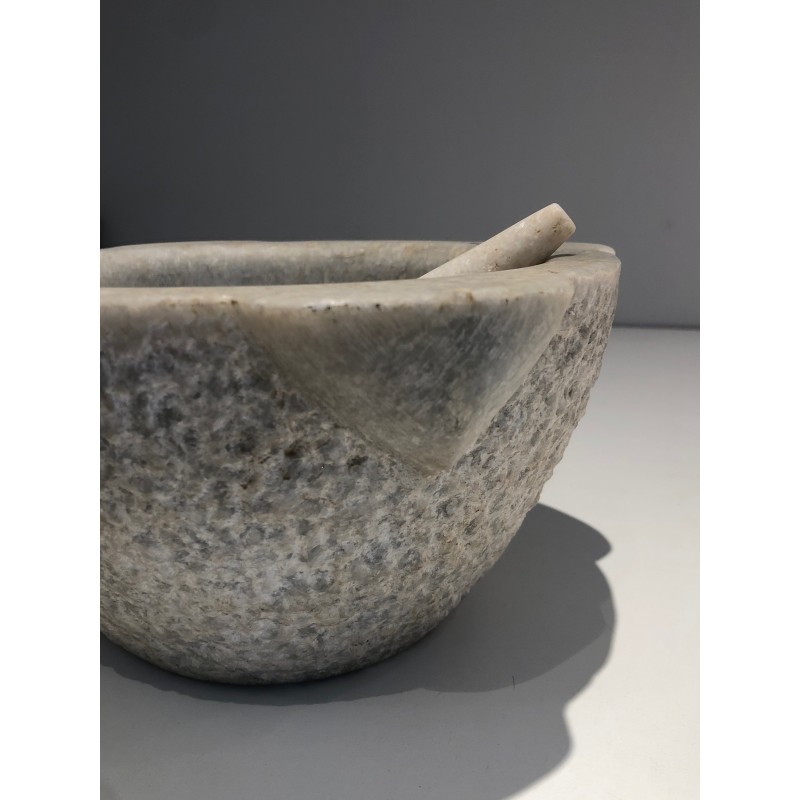 Set of two Carrara marble mortars with their pestles, 18th century.