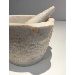 Set of two Carrara marble mortars with their pestles, 18th century.