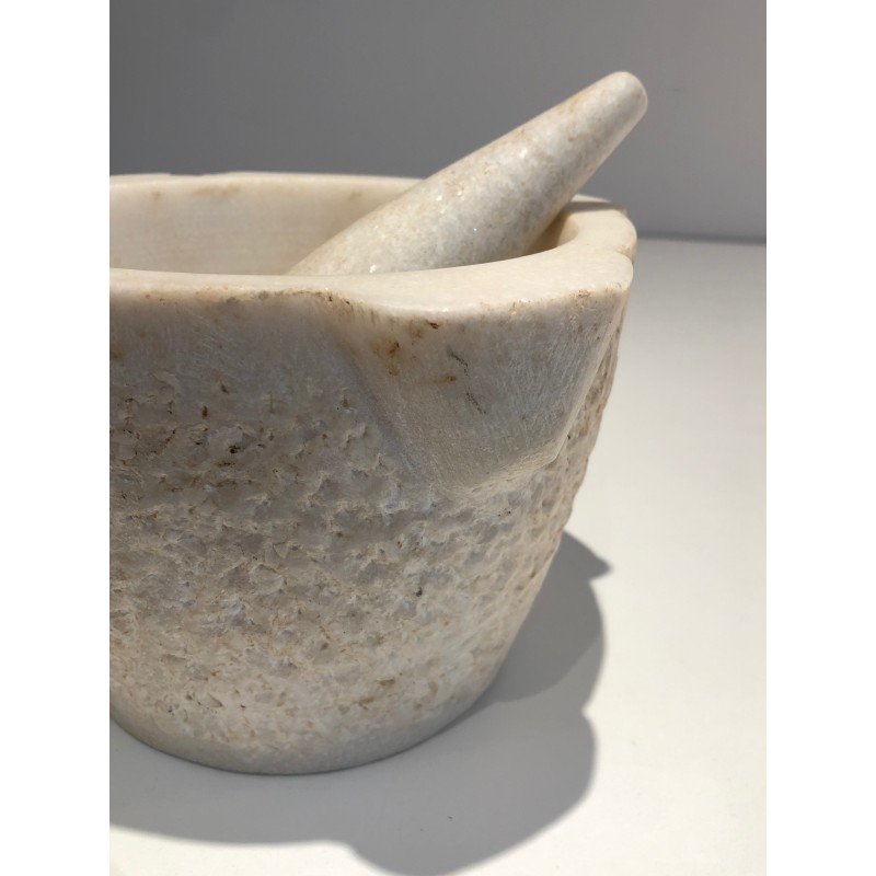 Set of two Carrara marble mortars with their pestles, 18th century.