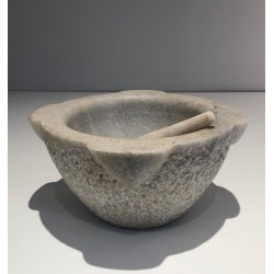 Set of two Carrara marble mortars with their pestles, 18th century.