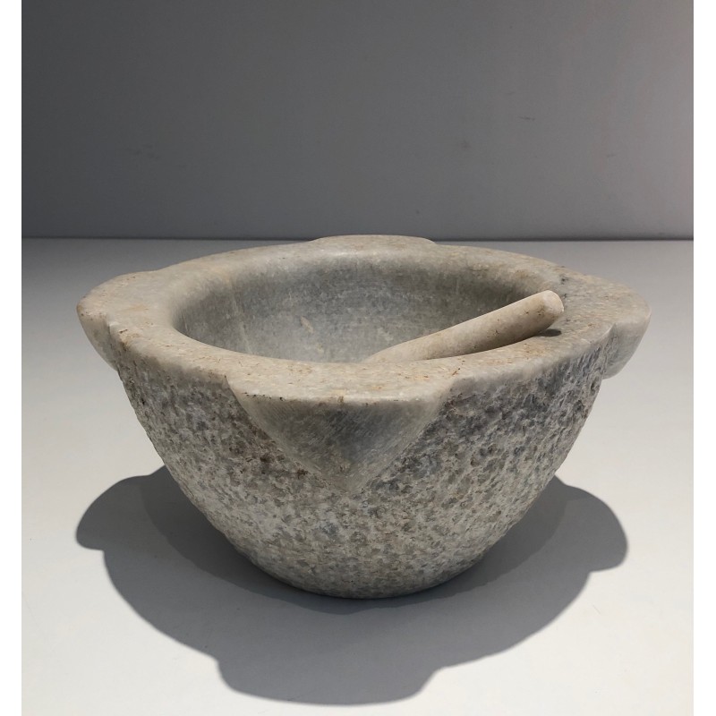 Set of two Carrara marble mortars with their pestles, 18th century.