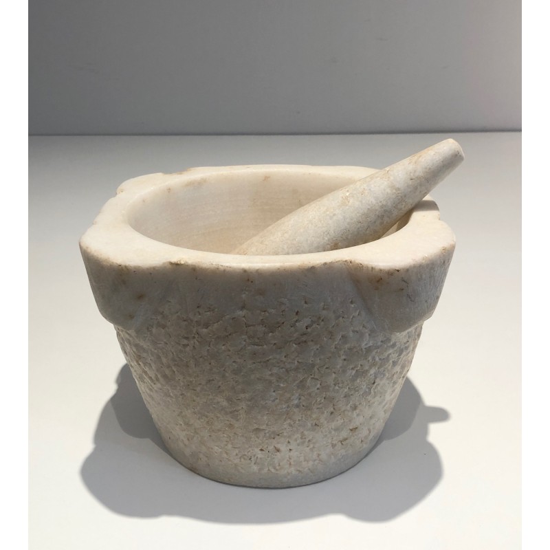 Set of two Carrara marble mortars with their pestles, 18th century.