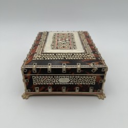 Anglo-Indian Tortoiseshell & Bone Box | Vizagapatam 19th C.