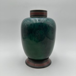 Pair of Sèvres Porcelain Covered Vases with Emerald Glaze, Art Deco Period.