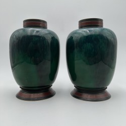 Pair of Sèvres Porcelain Covered Vases with Emerald Glaze, Art Deco Period.