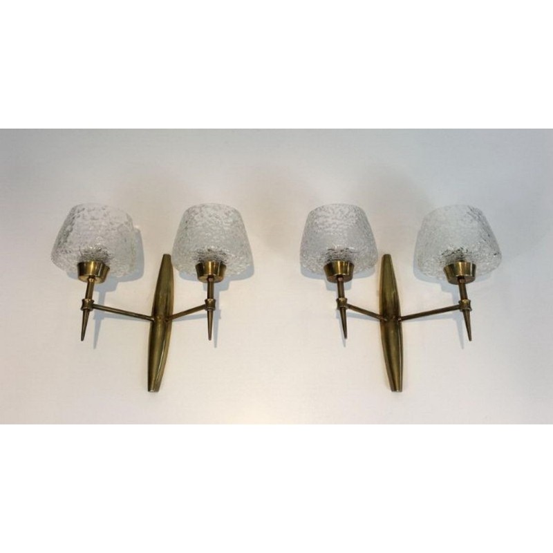 Paire d'appliques en Bronze à réflecteurs en Verre Travaillé. Stilnovo